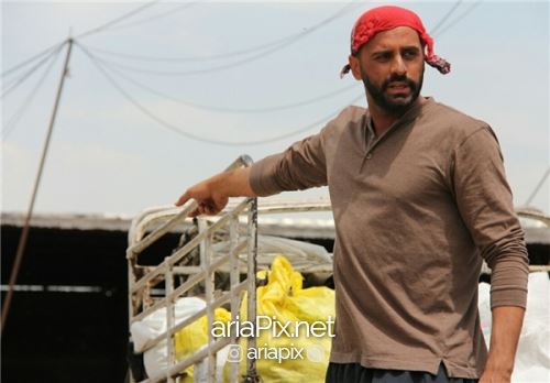 دیوار شیشه ای