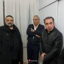 حضور بازیگران و هنرمندان در منزل علی معلم برای تسلیت به خانواده اش